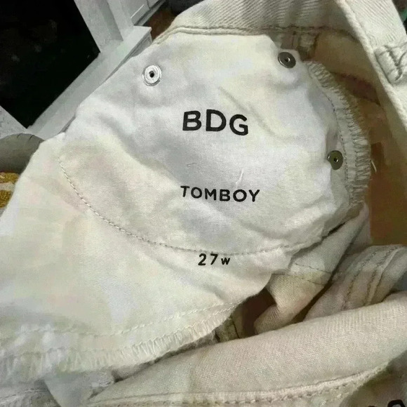 UO BDG White Distressed Tomboy short size 27 - Picture 3 of 3